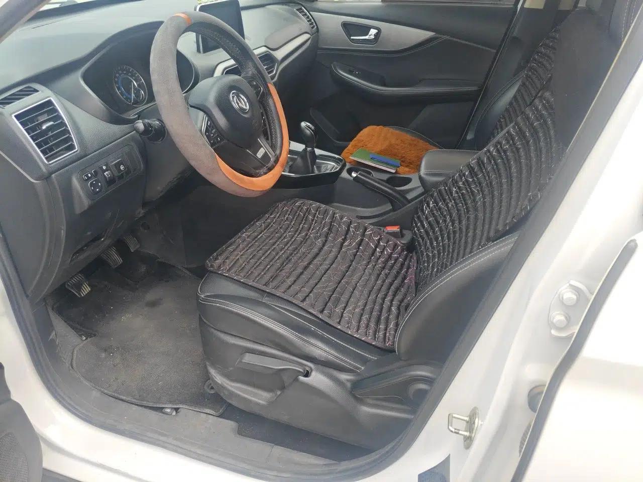 Dongfeng Fengon S560 2018 1.8L Manual Urban Model 5 Seats — миниатюра 16