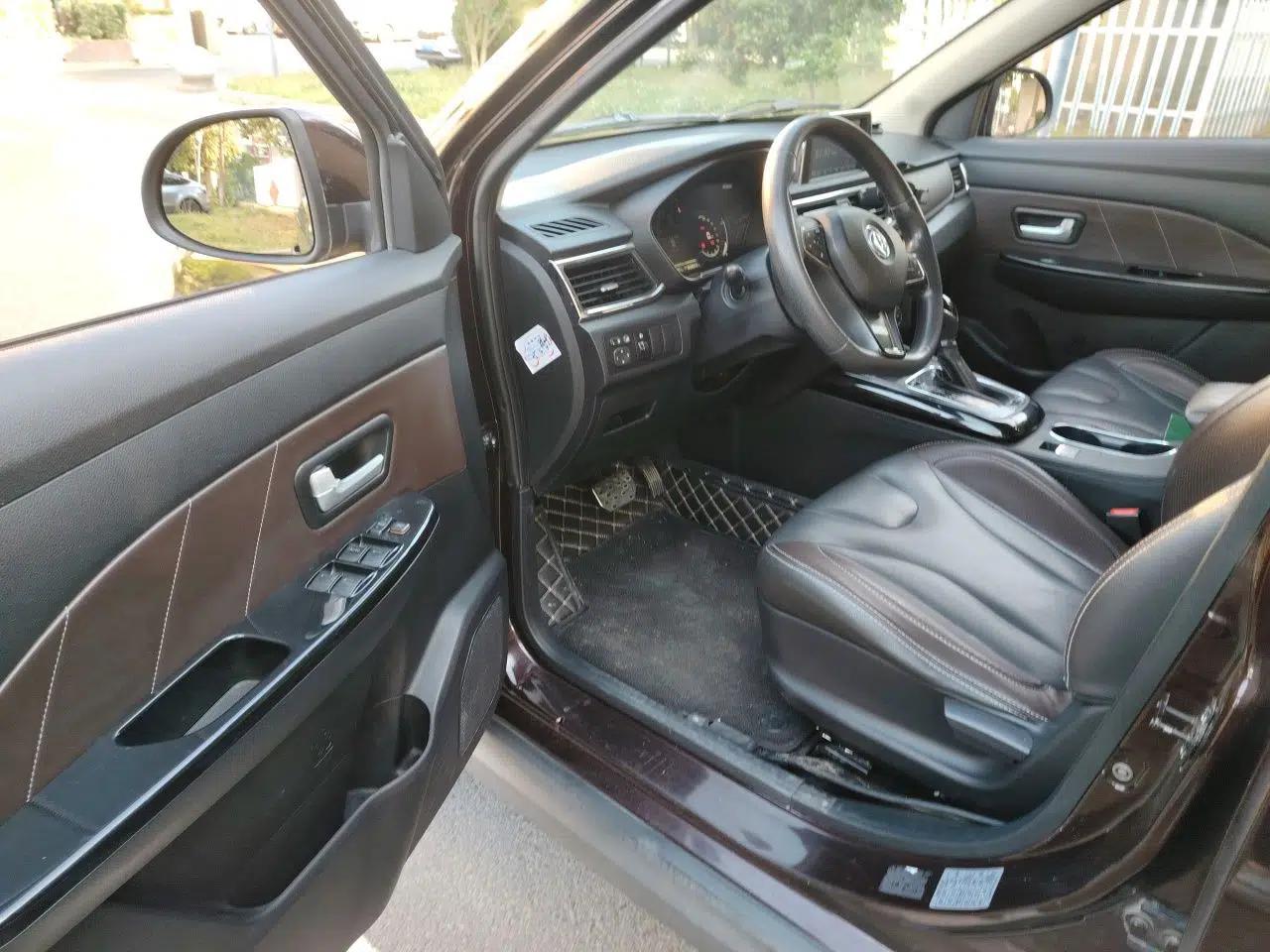 Dongfeng Fengon 370 2018 S370 1.5L CVT Luxury 7-Seater — миниатюра 17