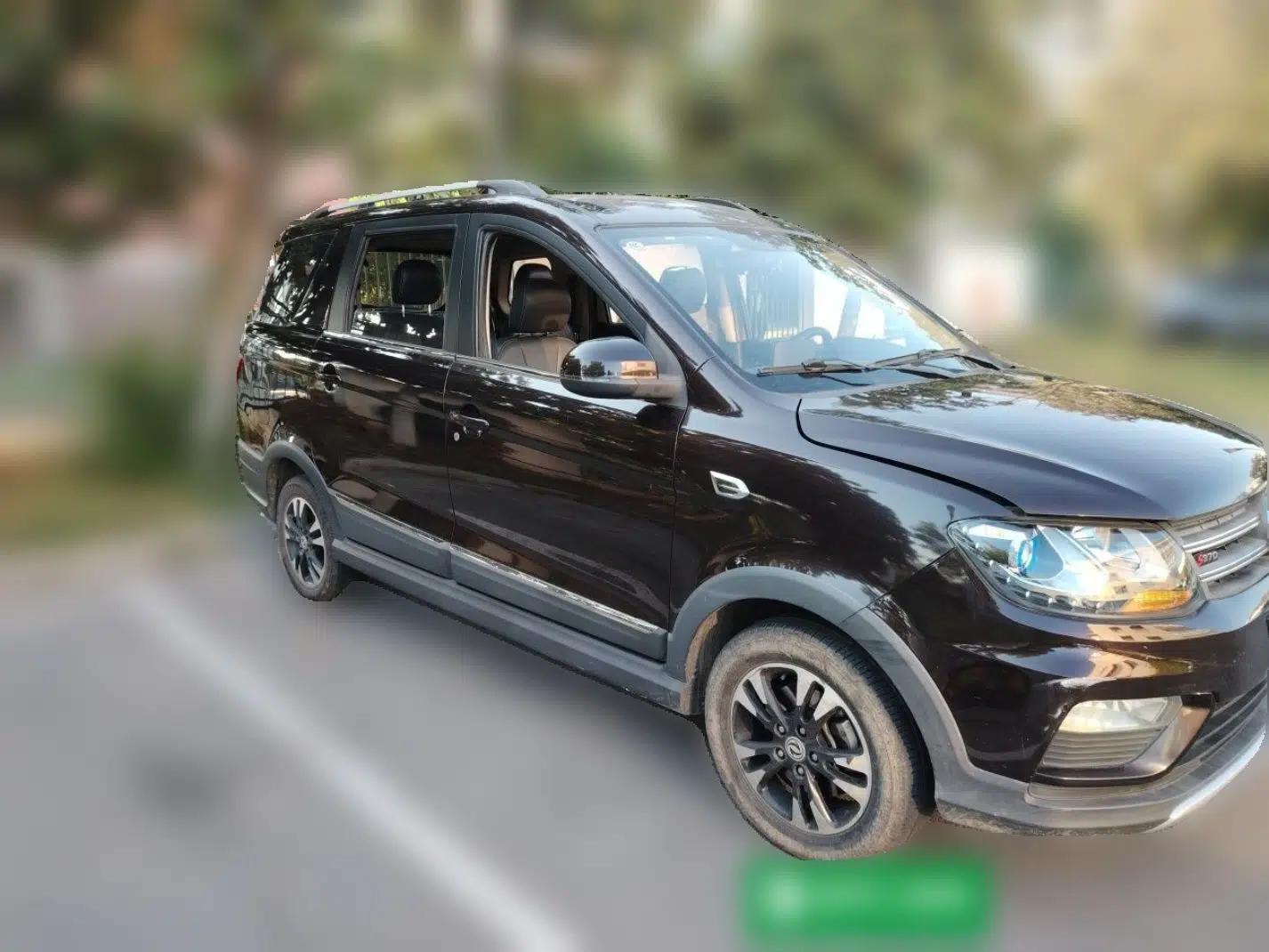 Dongfeng Fengon 370 2018 S370 1.5L CVT Luxury 7-Seater — миниатюра 3