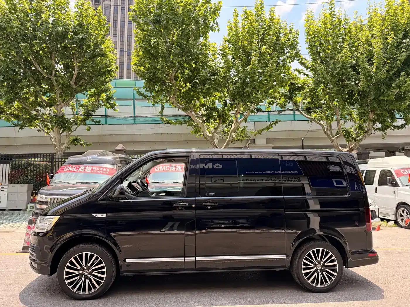 Multivan 2018 2.0TSI 4WD Premium Edition 7-Seater — миниатюра 2