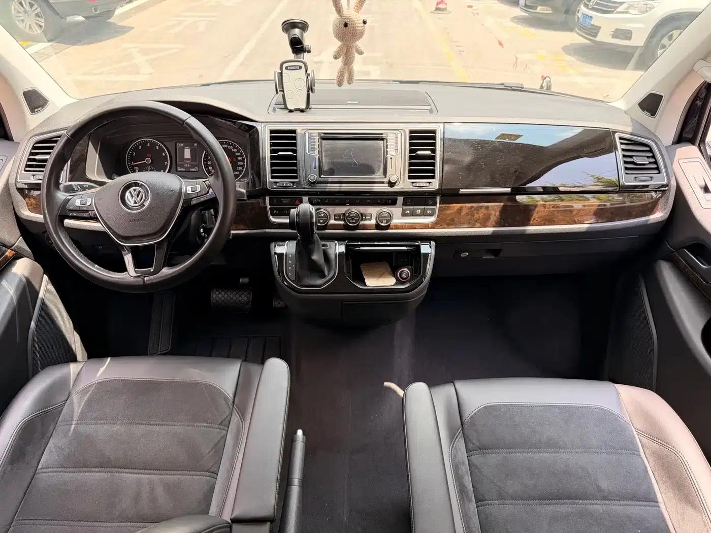Multivan 2018 2.0TSI 4WD Premium Edition 7-Seater — миниатюра 7