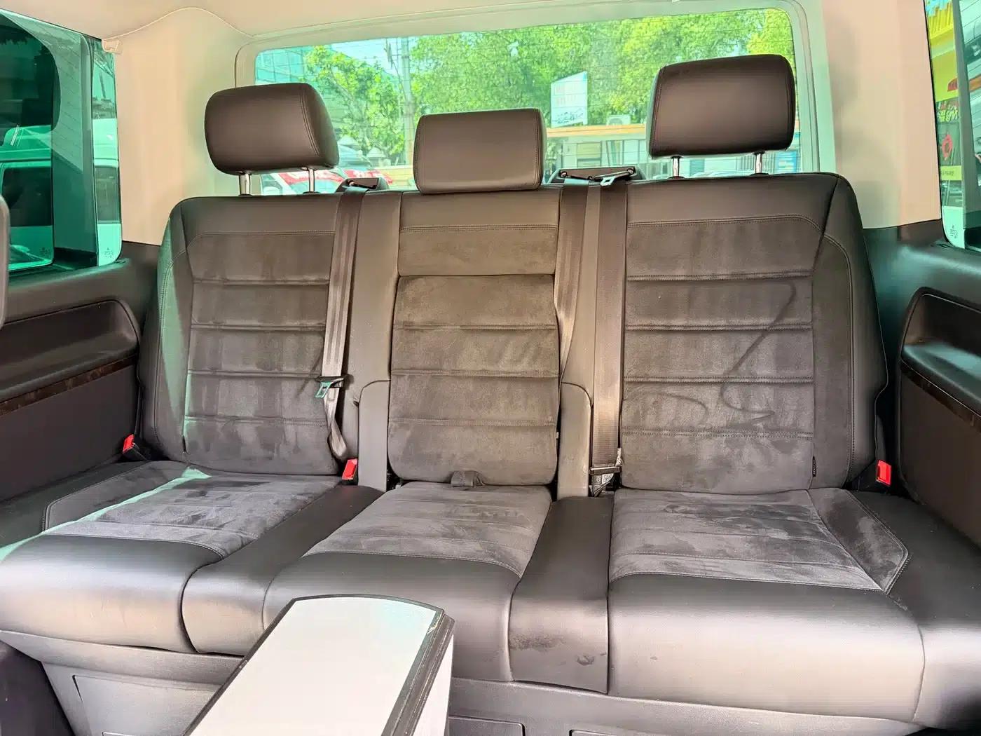 Multivan 2018 2.0TSI 4WD Premium Edition 7-Seater — миниатюра 9