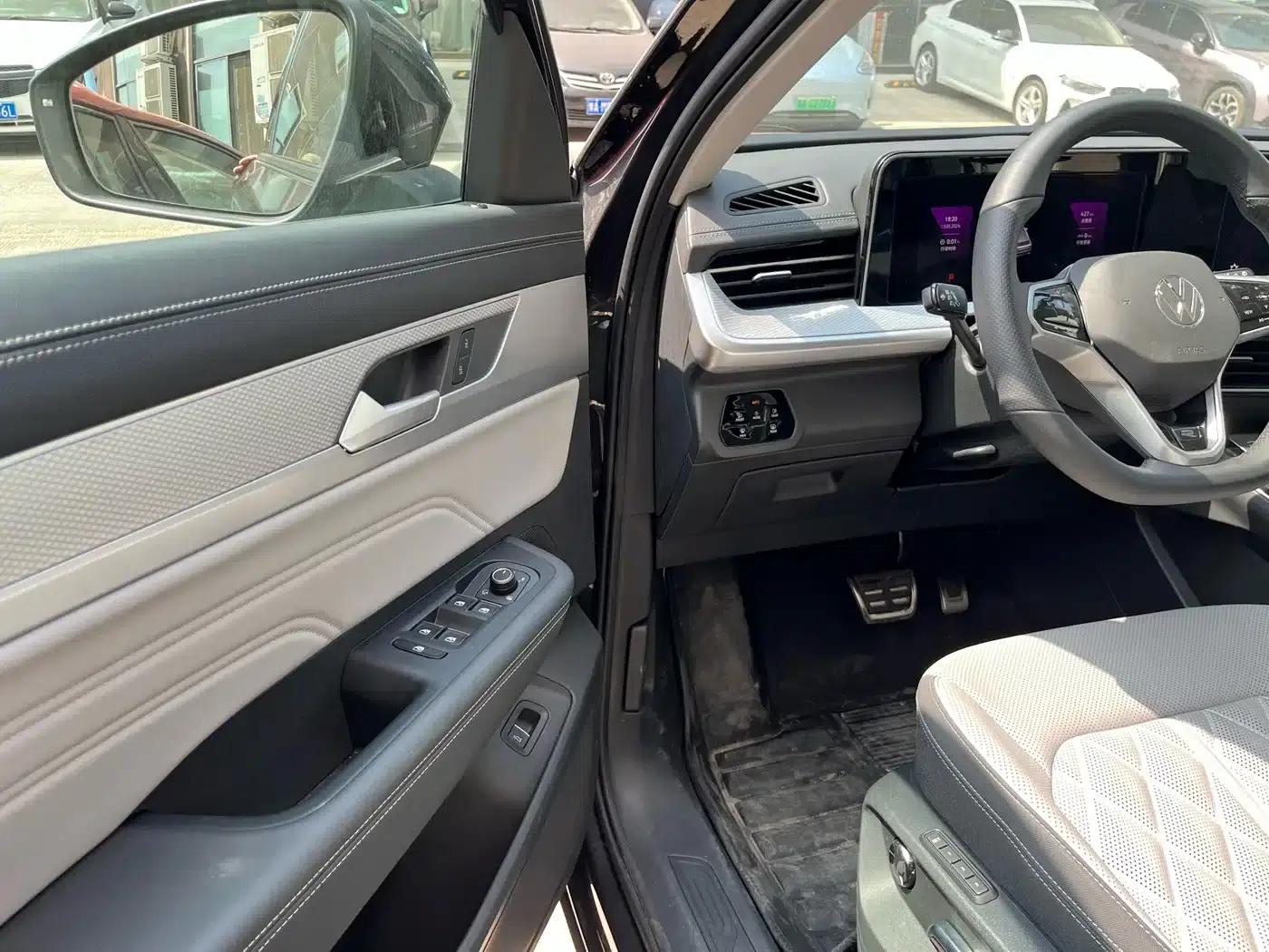 2024 Range Rover 380TSI AWD R-Line Cruiser - Special Edition — миниатюра 11