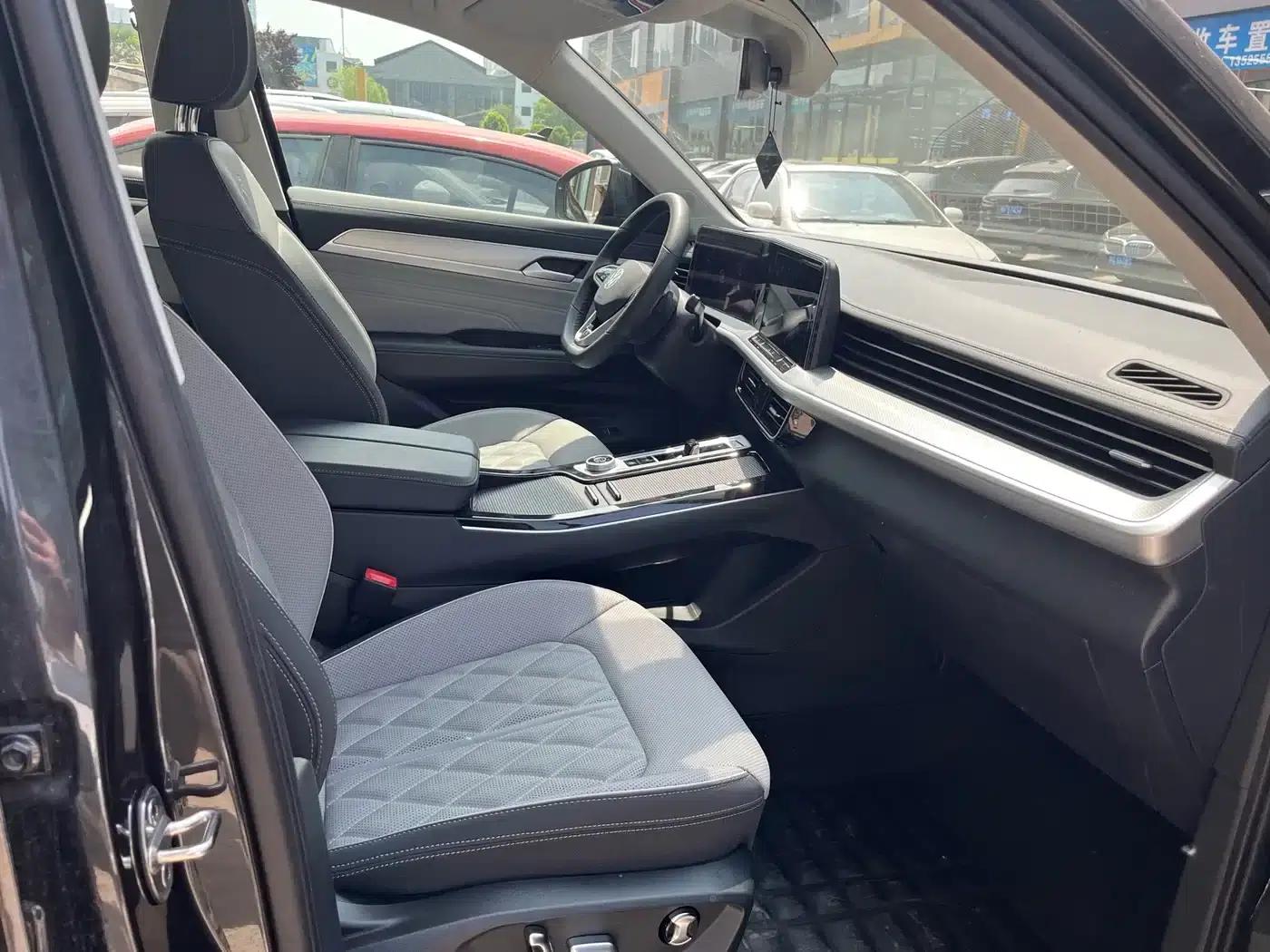 2024 Range Rover 380TSI AWD R-Line Cruiser - Special Edition — миниатюра 16