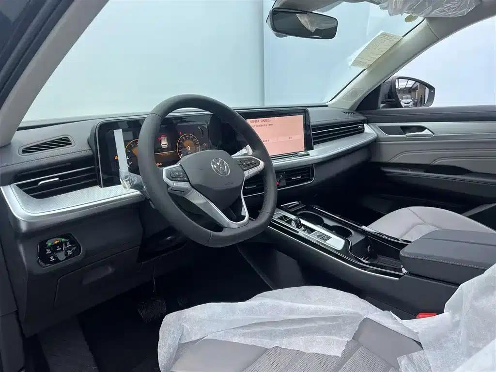 2025 Range Rover 330TSI Luxury Cruiser (Popular Edition) — миниатюра 17