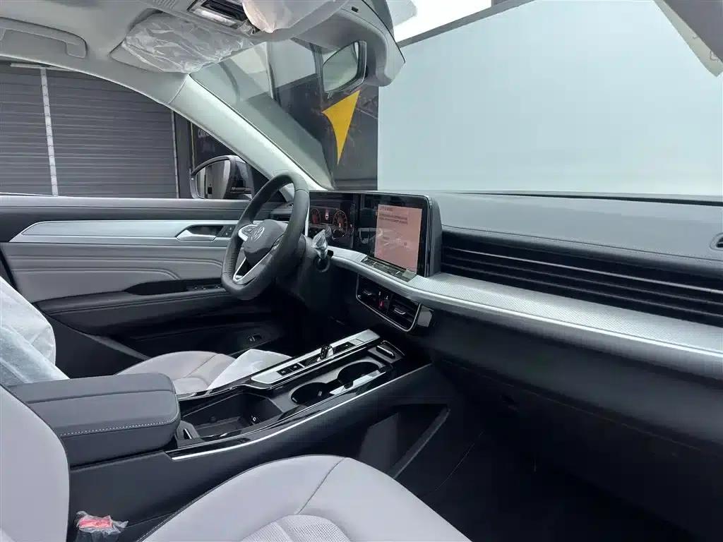 2025 Range Rover 330TSI Luxury Cruiser (Popular Edition) — миниатюра 21