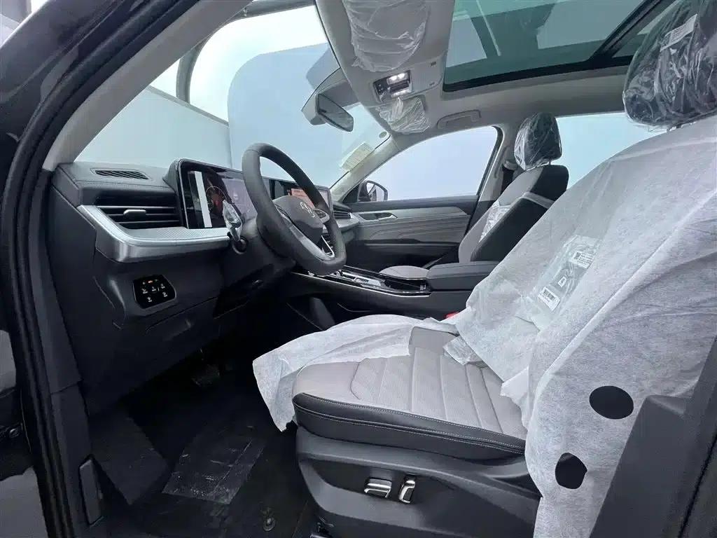 2025 Range Rover 330TSI Luxury Cruiser (Popular Edition) — миниатюра 23