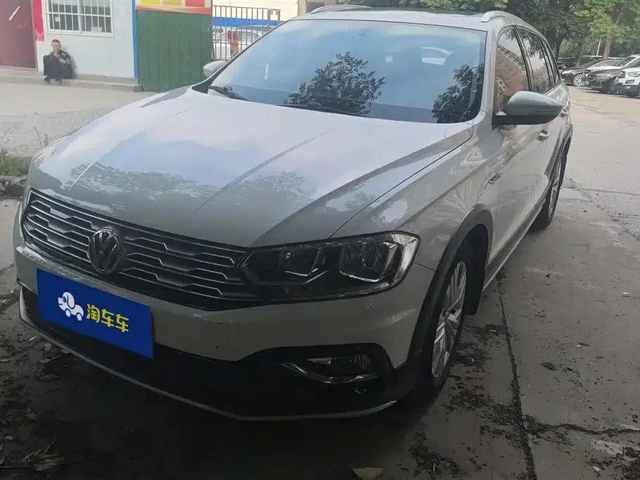 C-TREK 2017 230TSI DSG Luxury — миниатюра 1