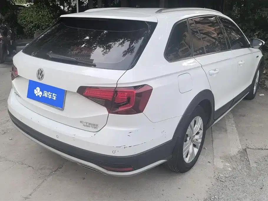 C-TREK 2017 230TSI DSG Luxury — миниатюра 3