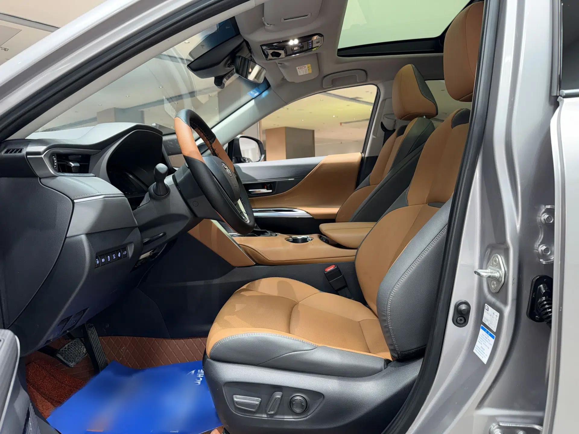 Toyota Venza 2022 2.0L CVT Four-Wheel Drive Supreme Edition — миниатюра 21