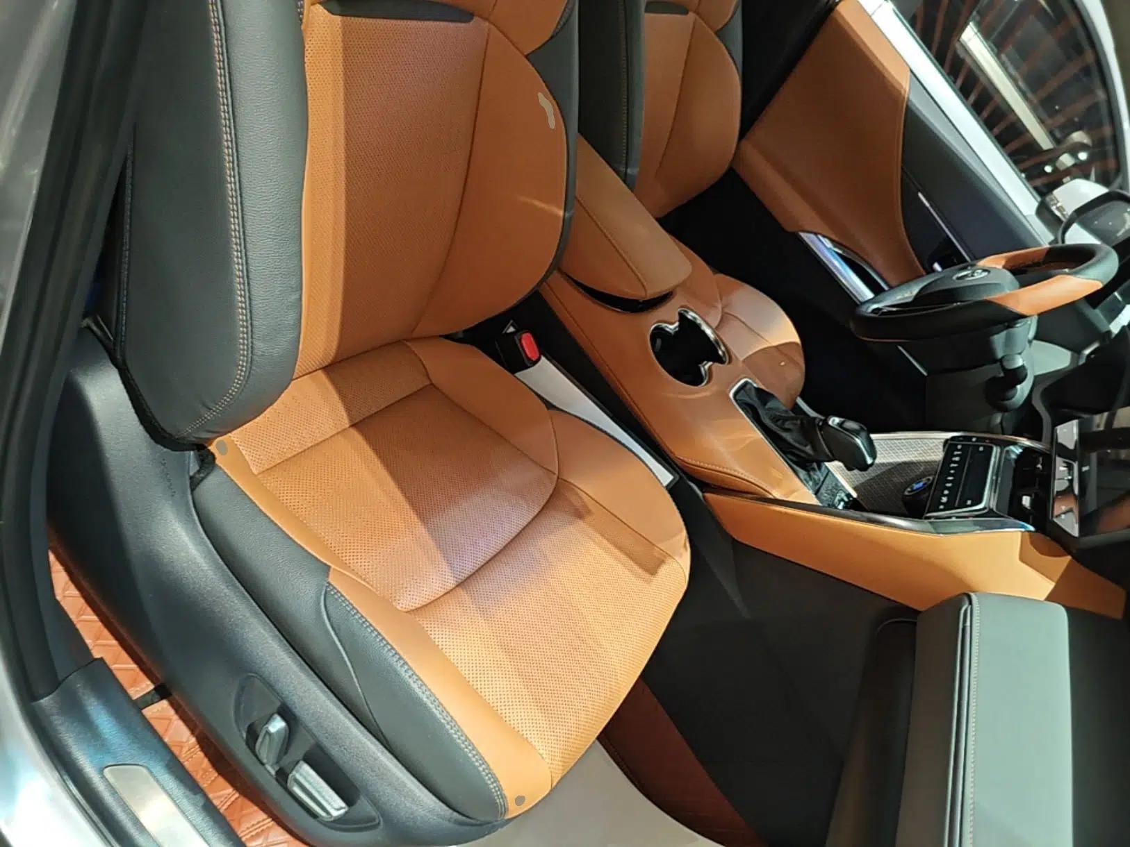 Toyota Venza 2022 2.0L CVT Four-Wheel Drive Supreme Edition — миниатюра 25