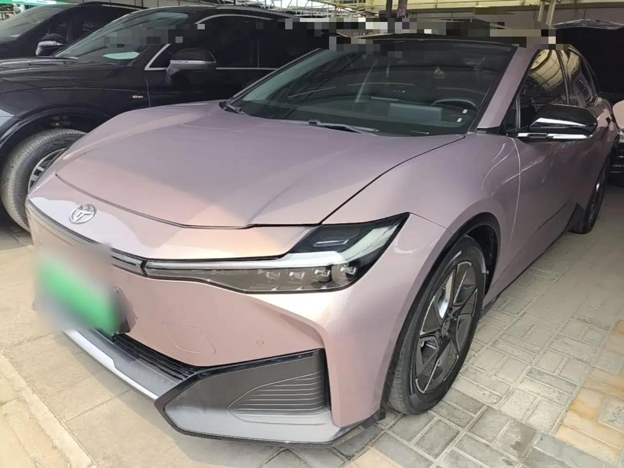 Toyota bZ3 2023 616 km Long-Range Premium — миниатюра 1