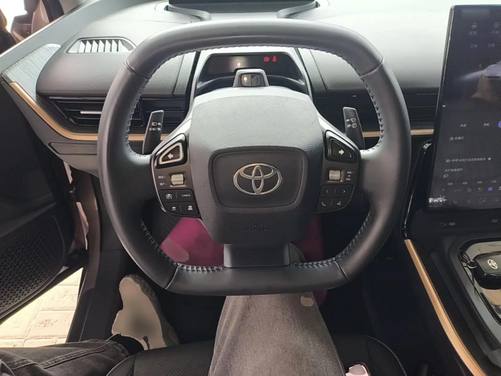 Toyota bZ3 2023 616 km Long-Range Premium — миниатюра 14