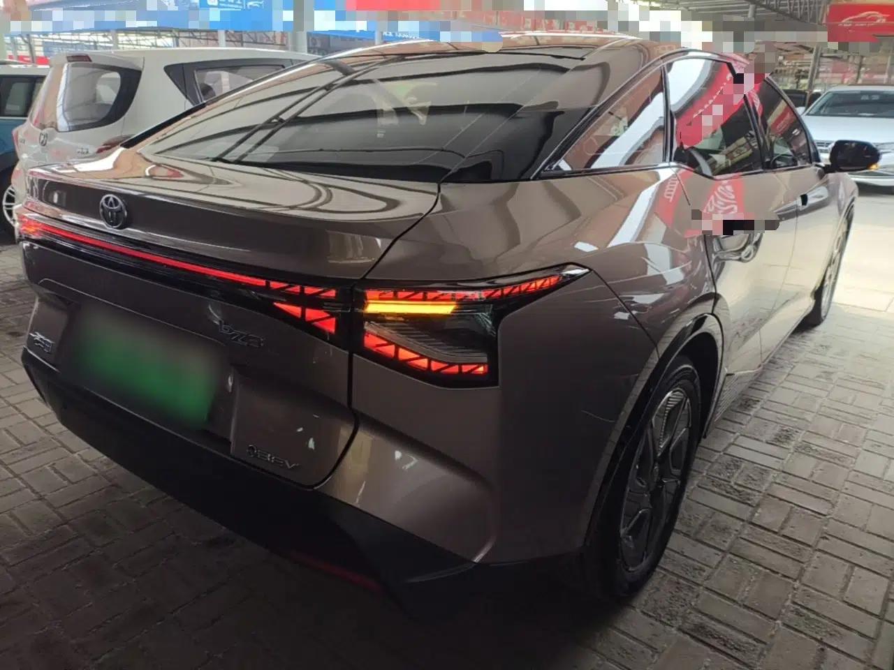 Toyota bZ3 2023 616 km Long-Range Premium — миниатюра 6