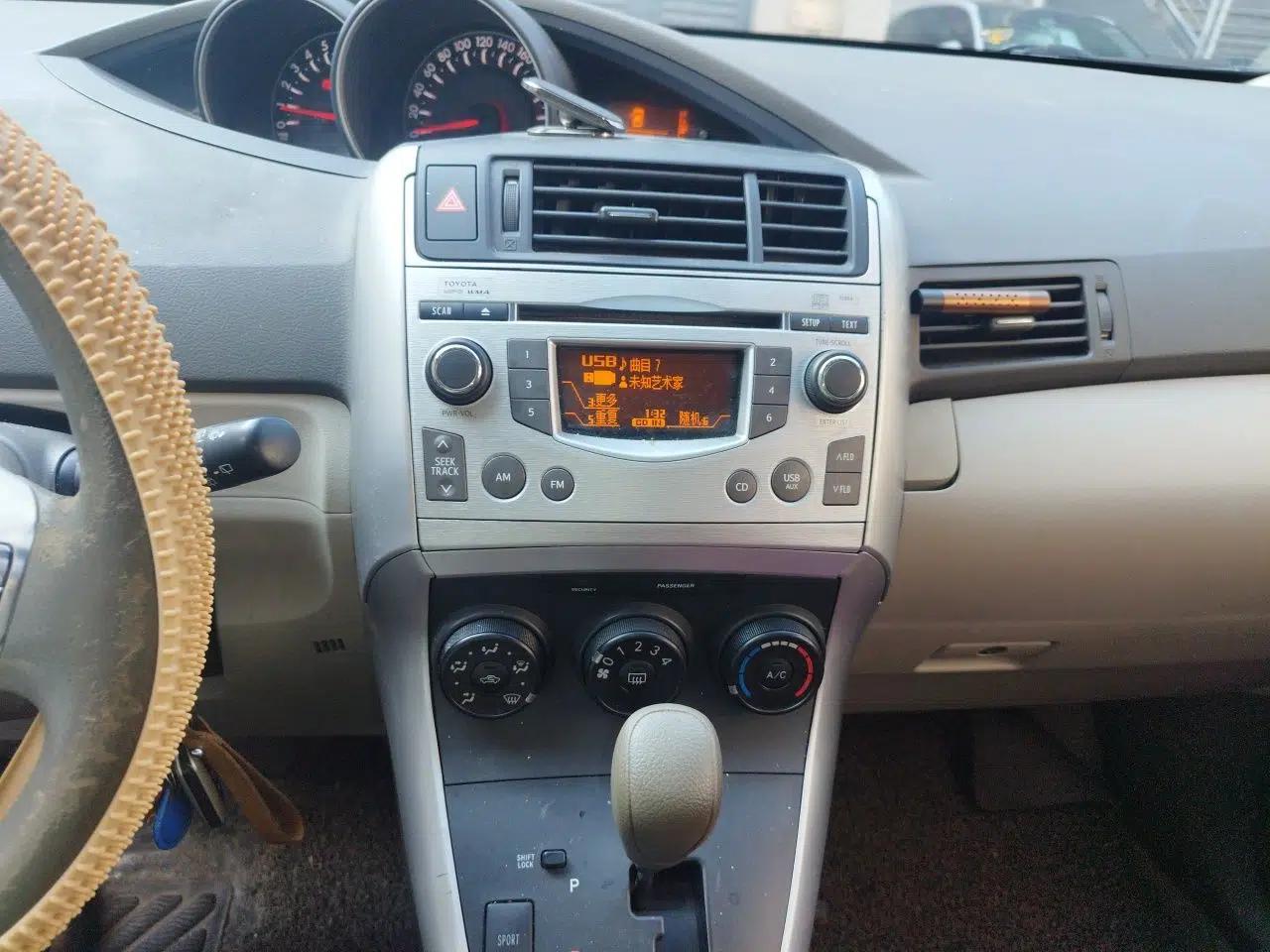 Toyota Verso 2012 180E CVT Elite Multi-Function Version — миниатюра 14