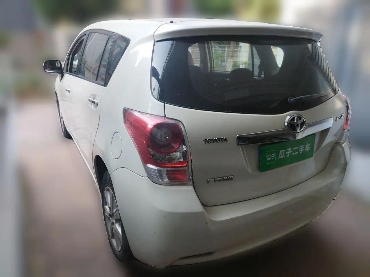 Toyota Verso 2012 180E CVT Elite Multi-Function Version — миниатюра 4