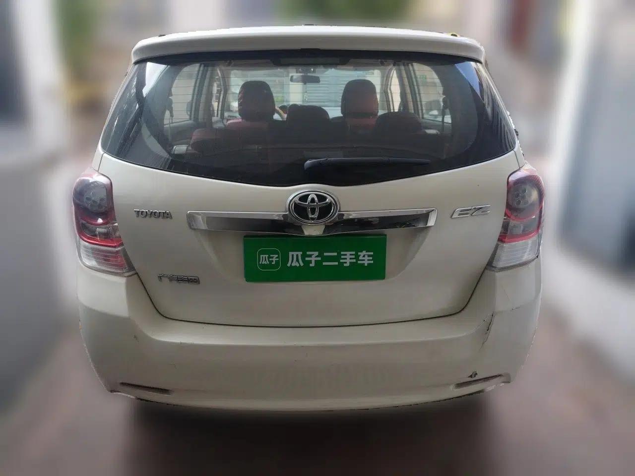Toyota Verso 2012 180E CVT Elite Multi-Function Version — миниатюра 5