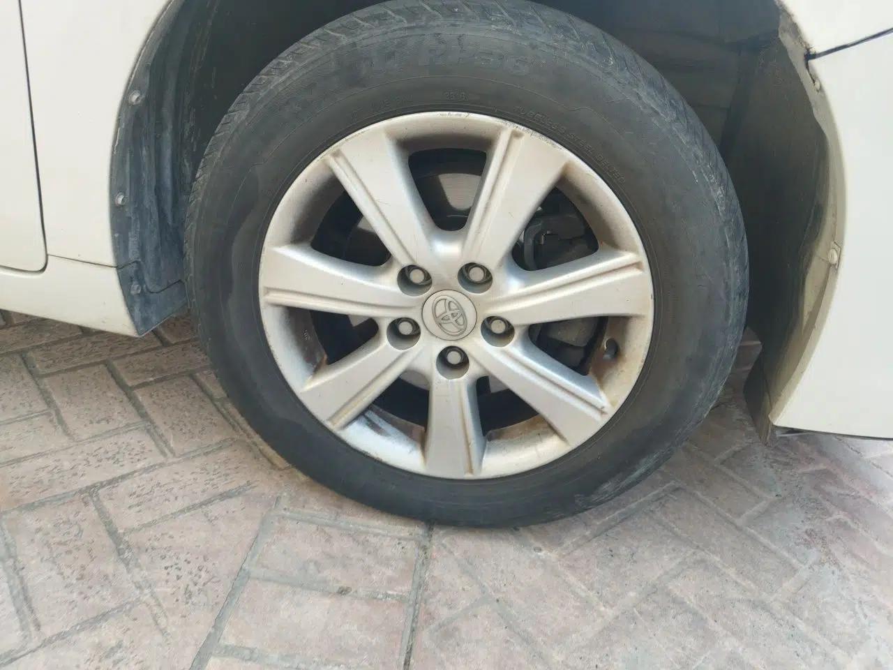 Toyota Verso 2012 180E CVT Elite Multi-Function Version — миниатюра 8