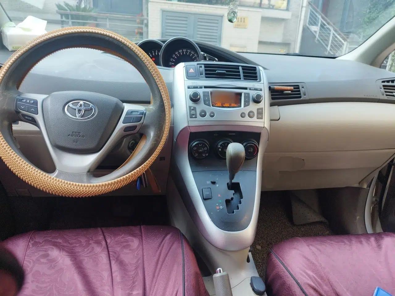 Toyota Verso 2012 180E CVT Elite Multi-Function Version — миниатюра 10