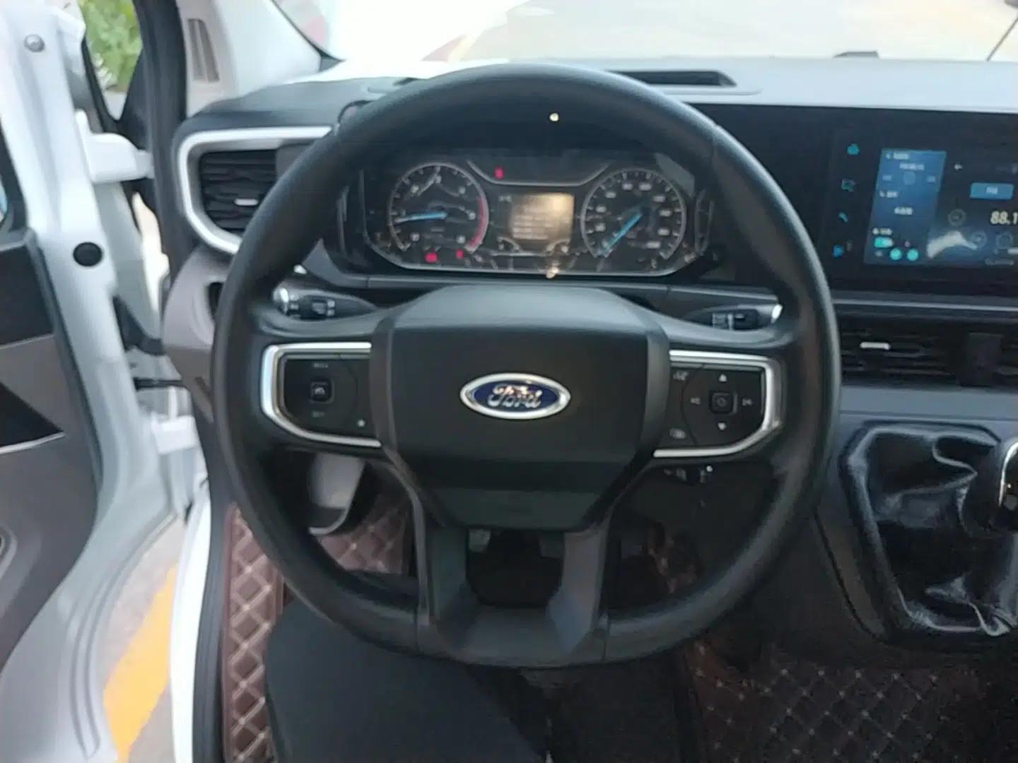 Ford Transit 2023 2.0T Diesel Manual Multifunction Commercial Vehicle Short Wheelbase Low Roof 5/6 Seats — миниатюра 14