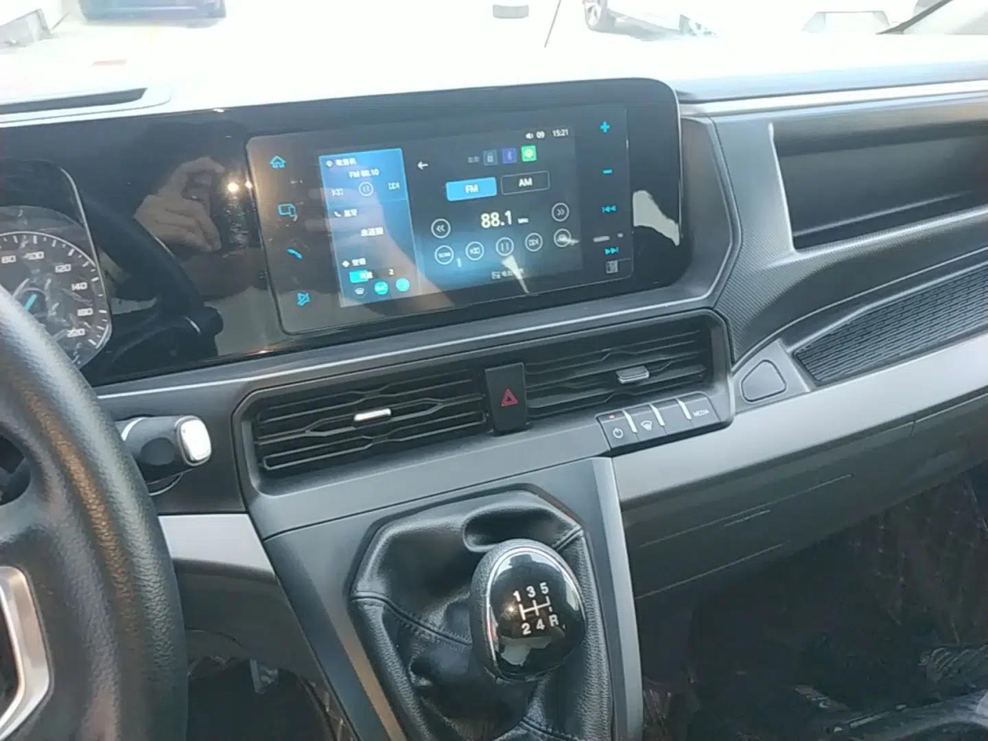 Ford Transit 2023 2.0T Diesel Manual Multifunction Commercial Vehicle Short Wheelbase Low Roof 5/6 Seats — миниатюра 16