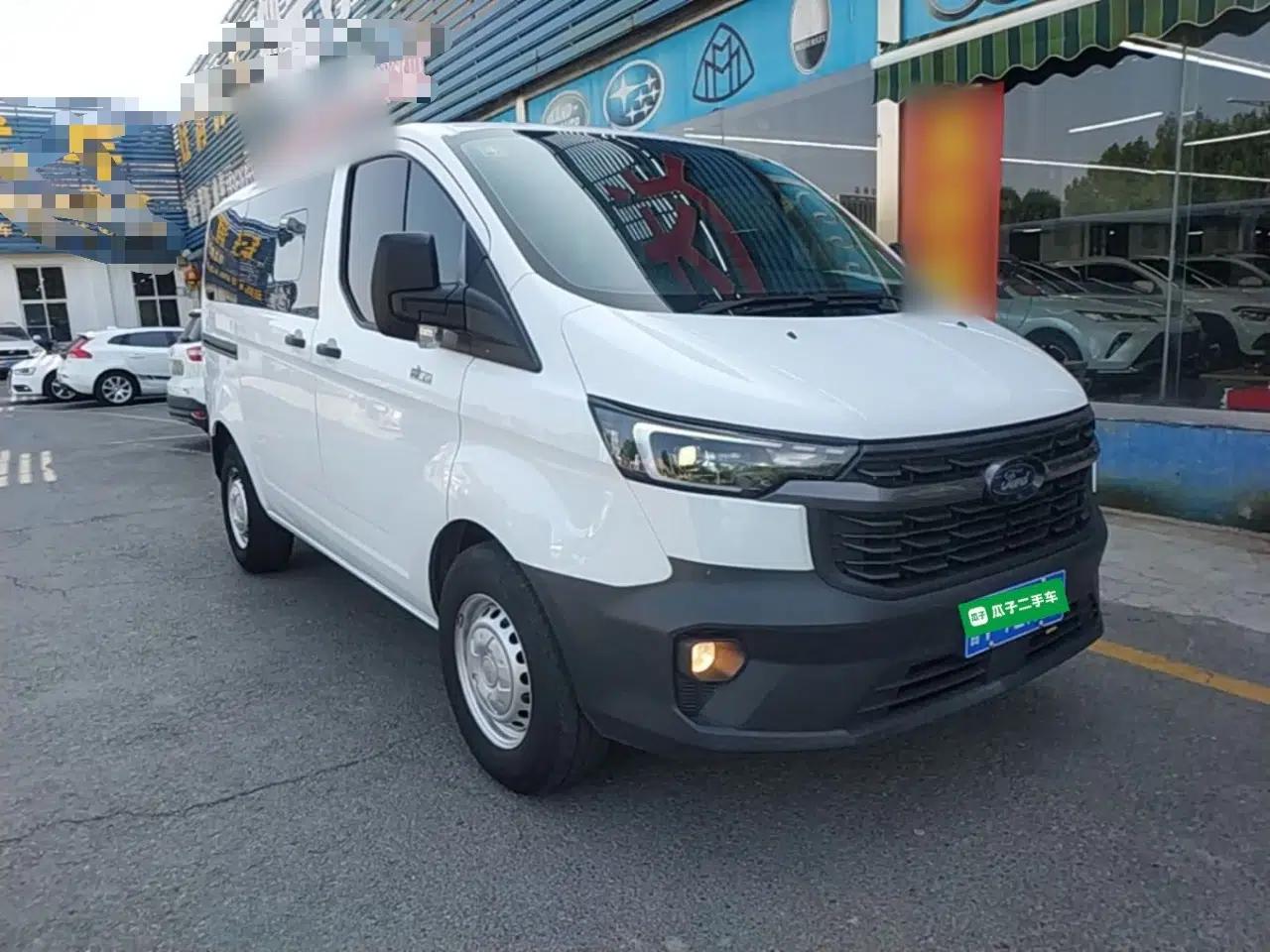 Ford Transit 2023 2.0T Diesel Manual Multifunction Commercial Vehicle Short Wheelbase Low Roof 5/6 Seats — миниатюра 3