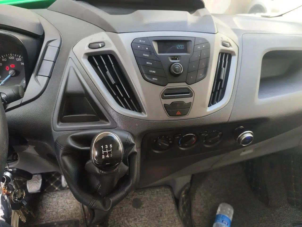 Ford Transit 2017 2.0T Gasoline Multi-Purpose Commercial Vehicle Mid-Drive Mid-Roof China V Standard — миниатюра 12