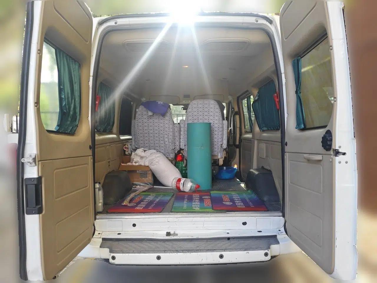 Ford Transit Custom 2013 2.4T Diesel Economical Logistics Vehicle Short Wheelbase Mid-Roof China III Standard — миниатюра 16