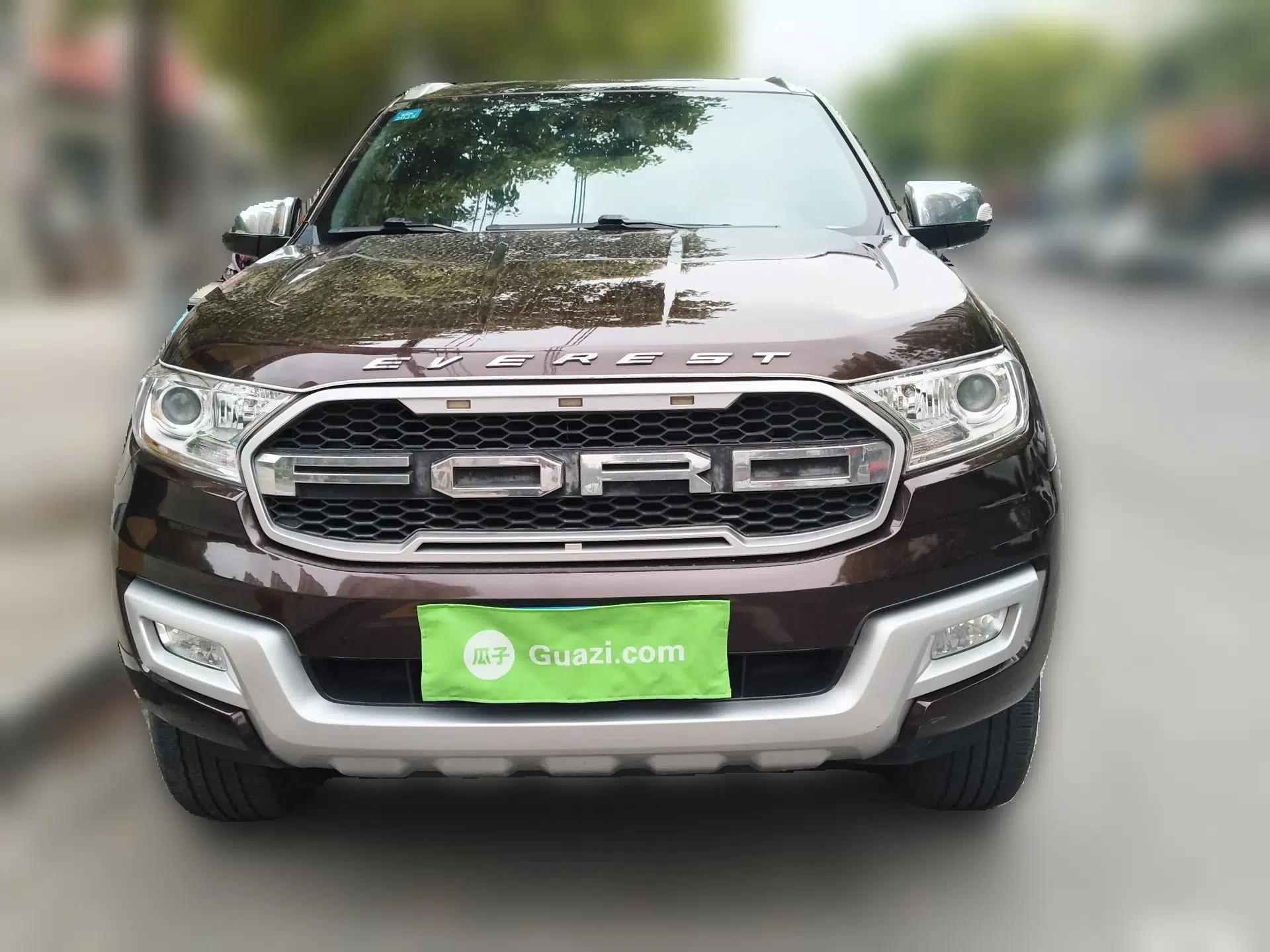Ford Everest 2017 2.0T Gasoline Automatic 4x4 Luxury Edition 7 Seats — миниатюра 2