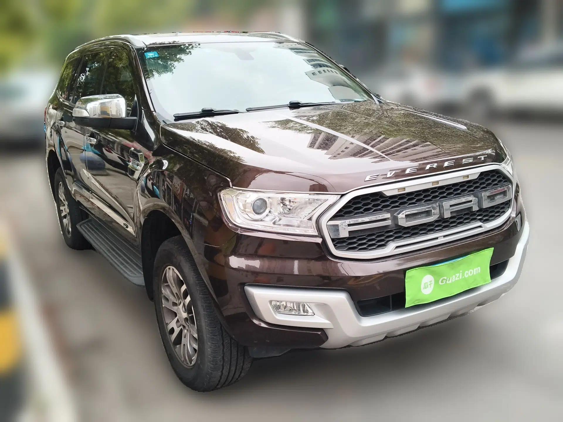 Ford Everest 2017 2.0T Gasoline Automatic 4x4 Luxury Edition 7 Seats — миниатюра 3