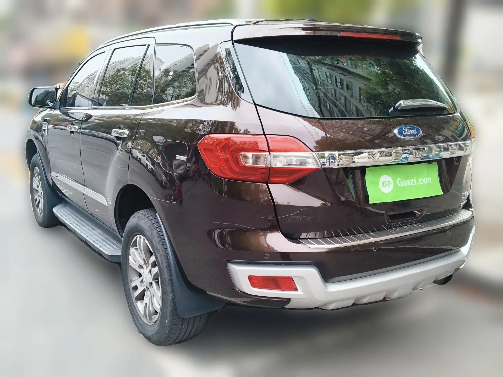 Ford Everest 2017 2.0T Gasoline Automatic 4x4 Luxury Edition 7 Seats — миниатюра 4