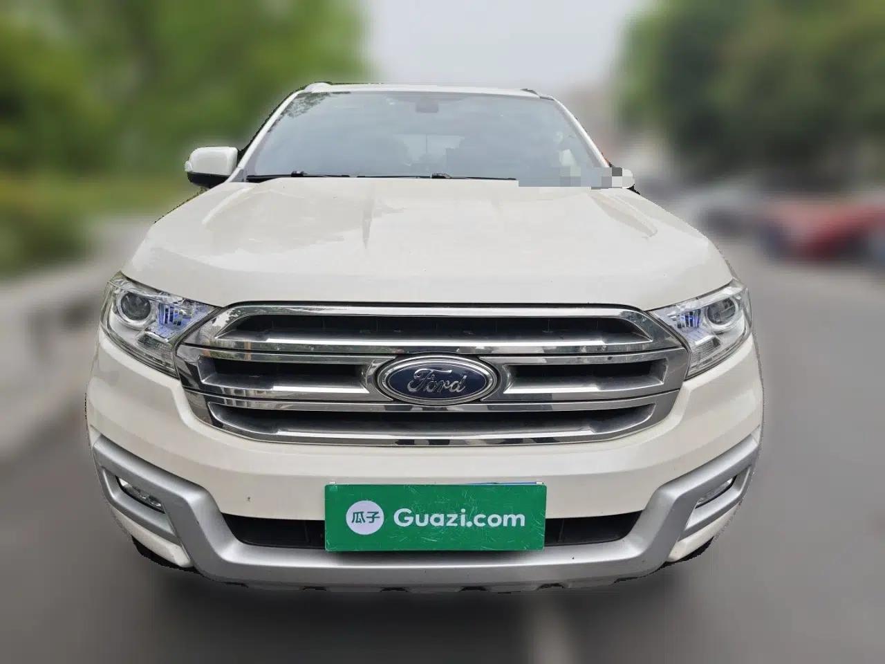 Ford Everest 2017 2.0T Gasoline Automatic 4x4 Luxury Edition 5 Seats — миниатюра 2