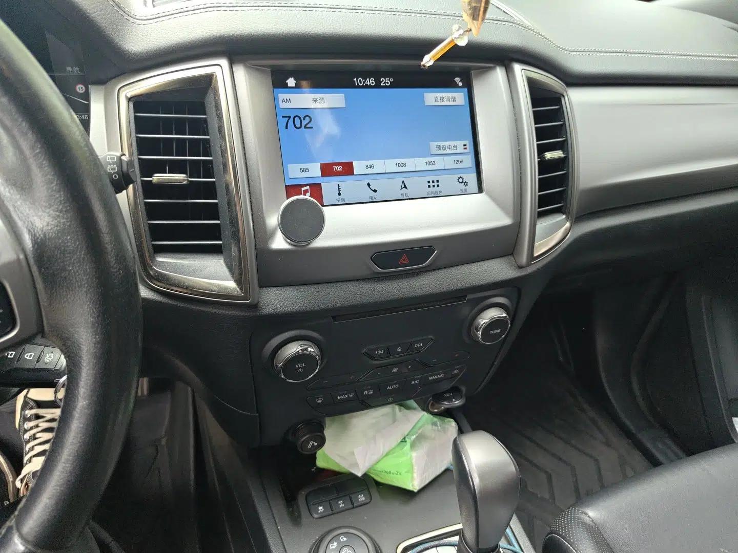 Ford Everest 2017 2.0T Gasoline Automatic 4x4 Luxury Edition 5 Seats — миниатюра 14