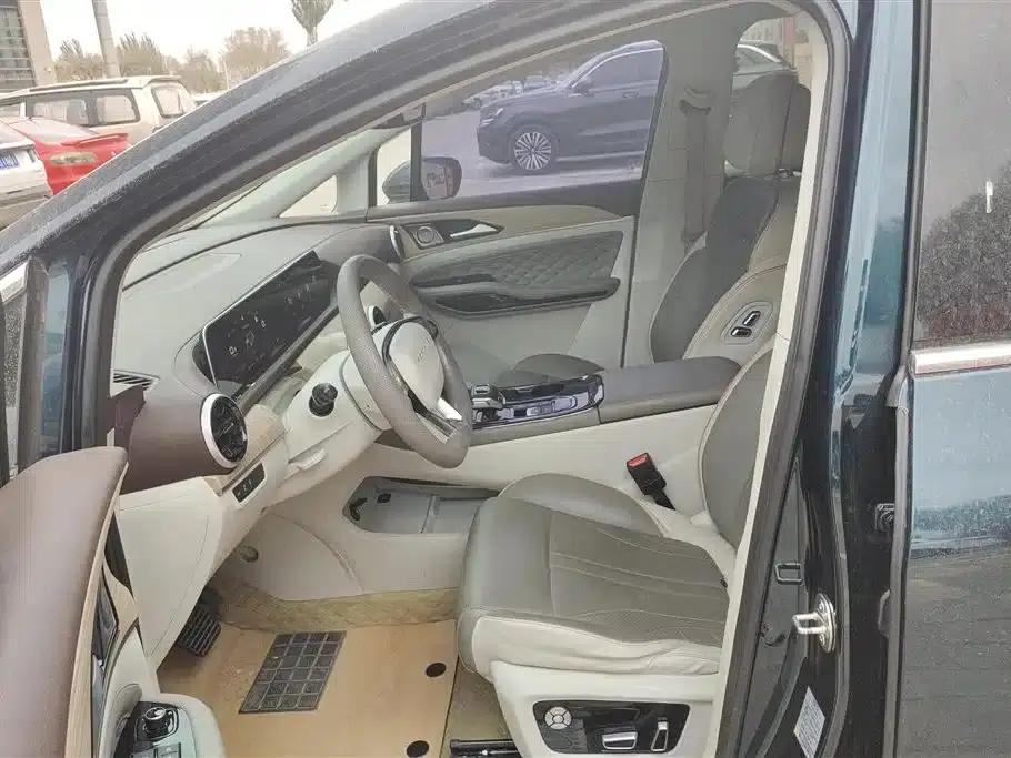 Fengxing Yacht 2022 1.5T DCT Moonlit Edition — миниатюра 9