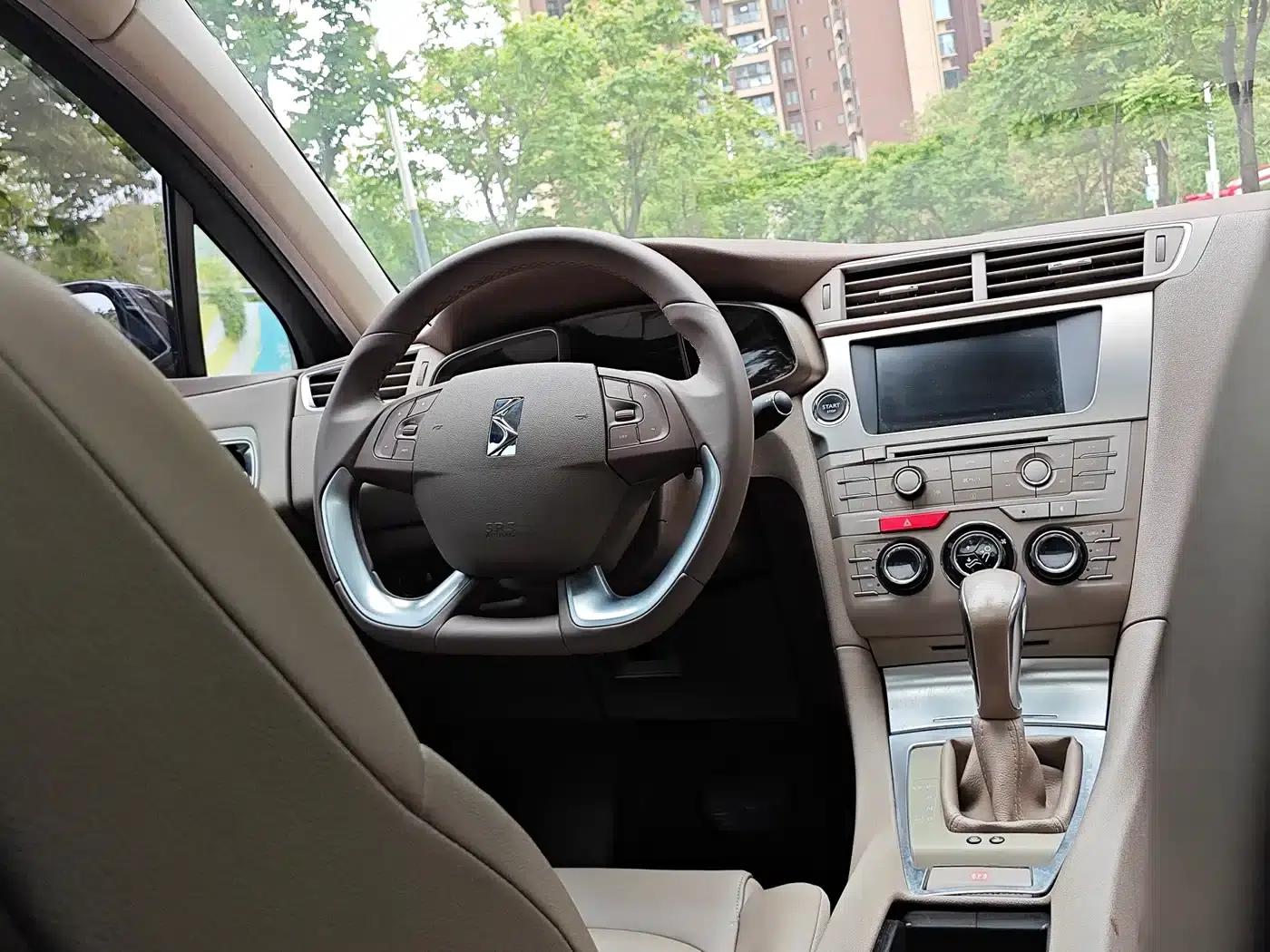 DS 5LS 2014 1.6T Luxury Edition THP160 — миниатюра 6