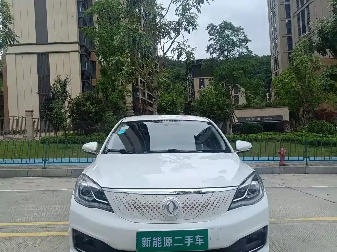 Dongfeng Fengshen E70 2021 Model 360H Battery Swapping Version — миниатюра 2