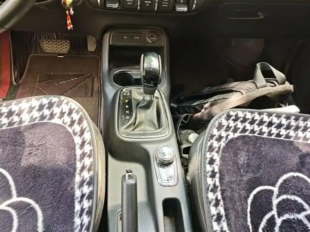 Dongfeng Fengshen AX4 2017 1.6L DCT Trendy Edition — миниатюра 14