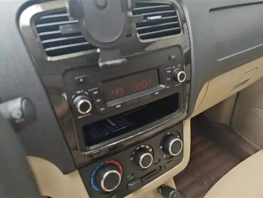 Fengguang 370 2016 Model 1.5L Manual Deluxe SFG15-02 7-Seater — миниатюра 13