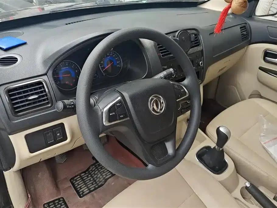 Fengguang 370 2016 Model 1.5L Manual Deluxe SFG15-02 7-Seater — миниатюра 15