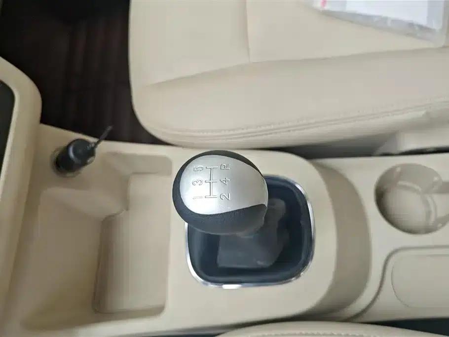 Fengguang 370 2016 Model 1.5L Manual Deluxe SFG15-02 7-Seater — миниатюра 16
