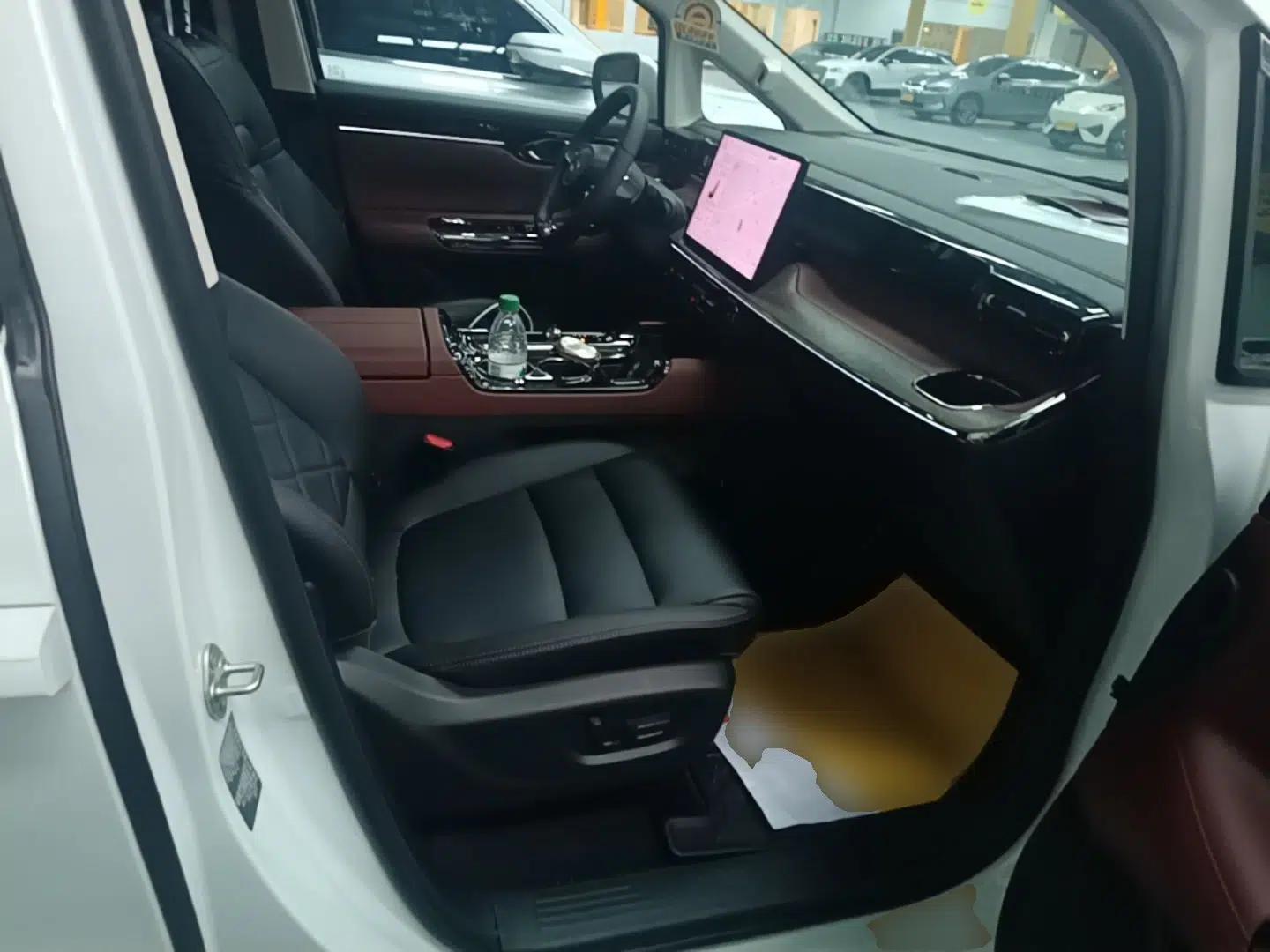 GAC Trumpchi E8 New Energy 2024 150km MAX+ — миниатюра 23