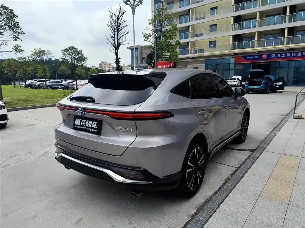 Venza 2022 Hybrid 2.5L CVT 2WD Premium Edition — миниатюра 9