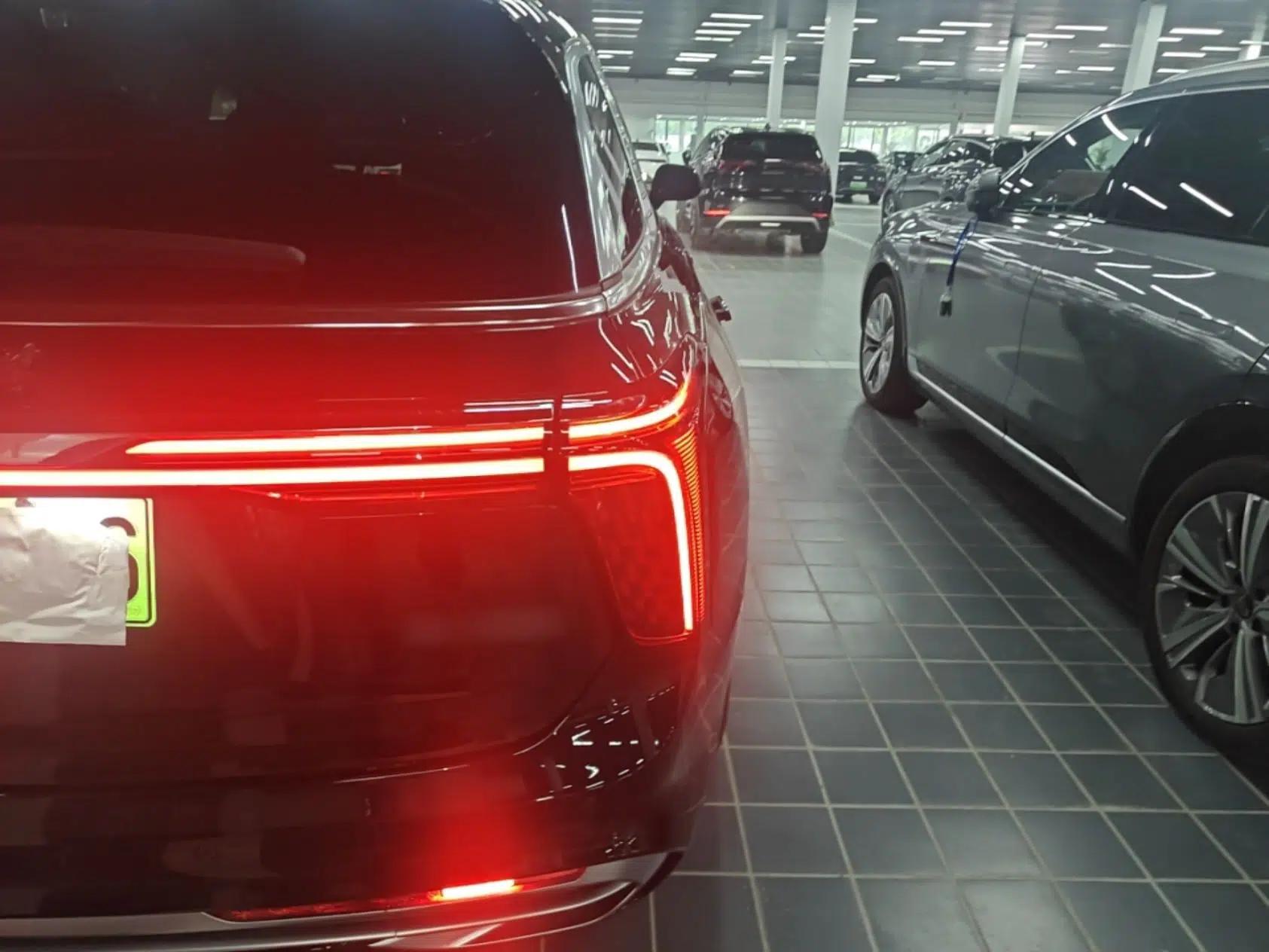 Hongqi E-HS9 2022 660 km Range Flagway Edition Six Seats — миниатюра 8
