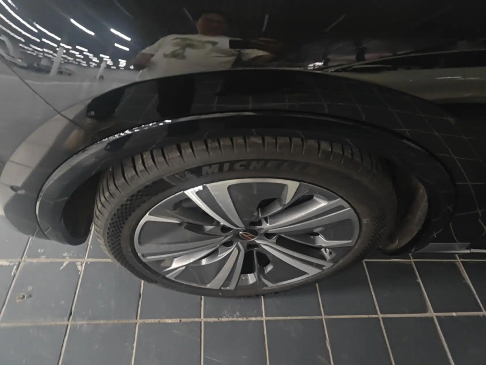 Hongqi E-HS9 2022 660 km Range Flagway Edition Six Seats — миниатюра 9