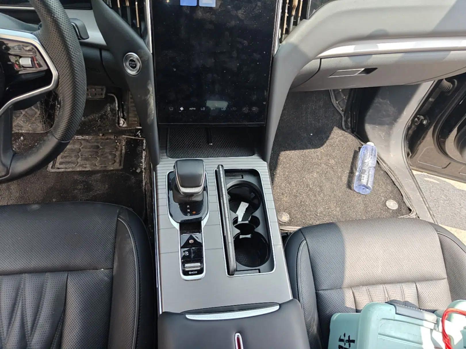 Hongqi HS7 PHEV 2024 2.0T PHEV Four-Wheel Drive Flagship Edition 7 Seats — миниатюра 17