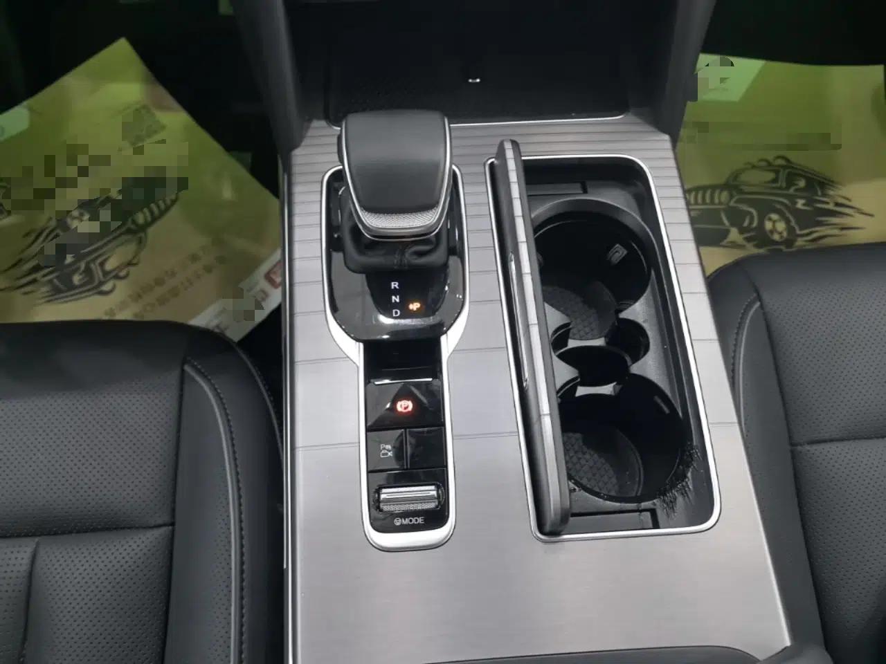 Hongqi HS7 PHEV 2024 2.0T PHEV Four-Wheel Drive Flagship Edition 6 Seats — миниатюра 17