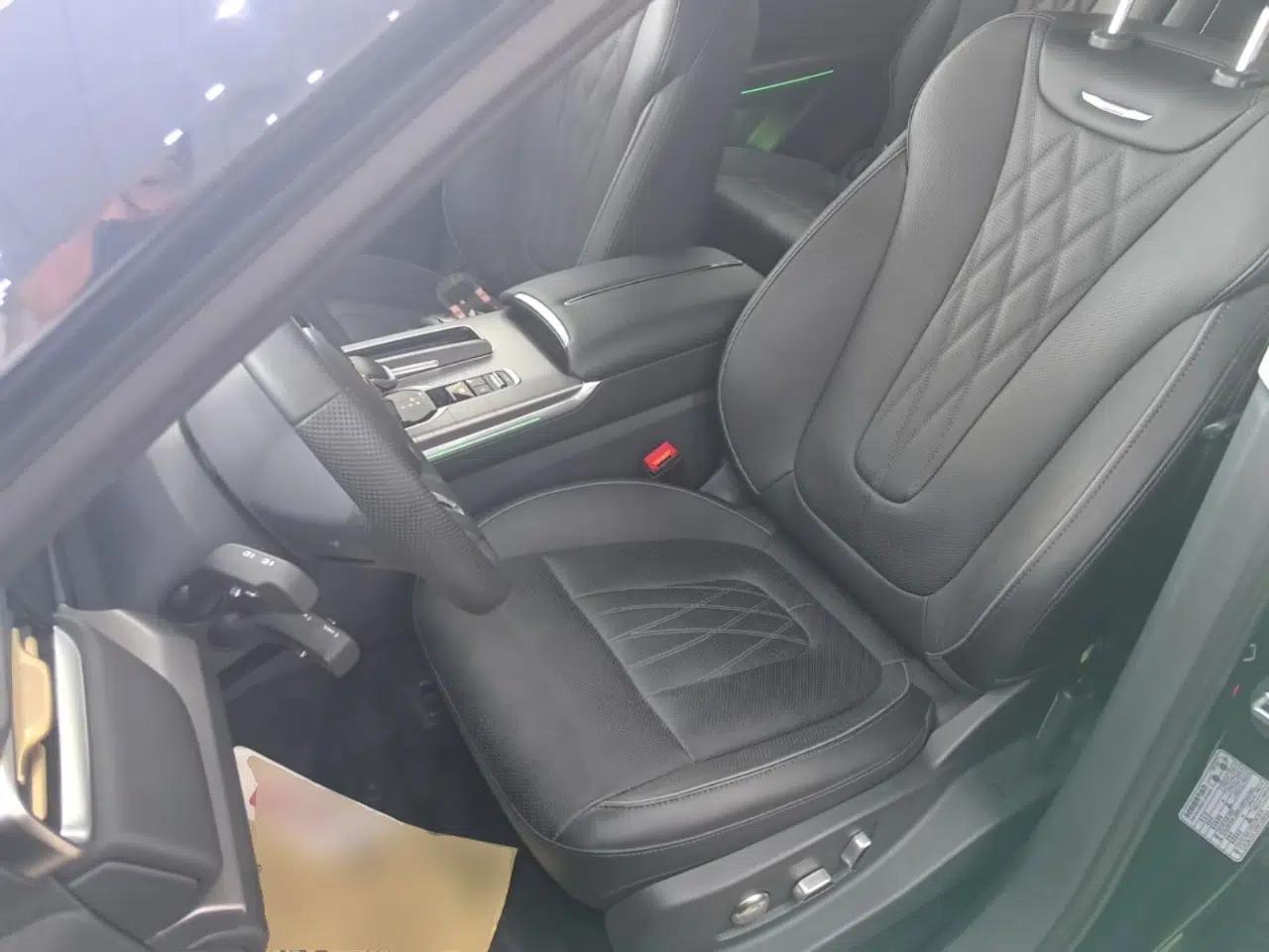 Hongqi HS7 PHEV 2024 2.0T PHEV Four-Wheel Drive Flagship Edition 6 Seats — миниатюра 18