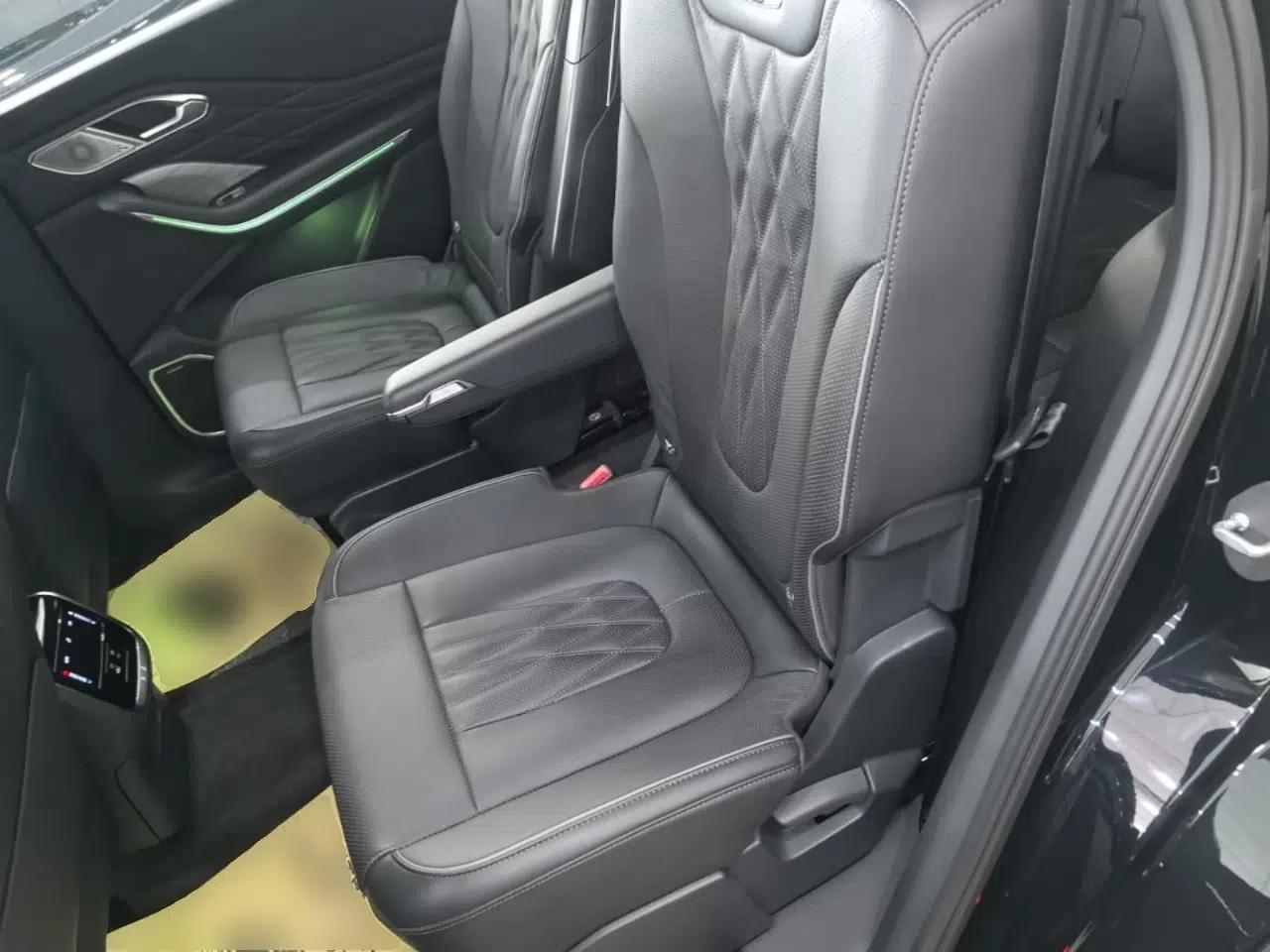 Hongqi HS7 PHEV 2024 2.0T PHEV Four-Wheel Drive Flagship Edition 6 Seats — миниатюра 20