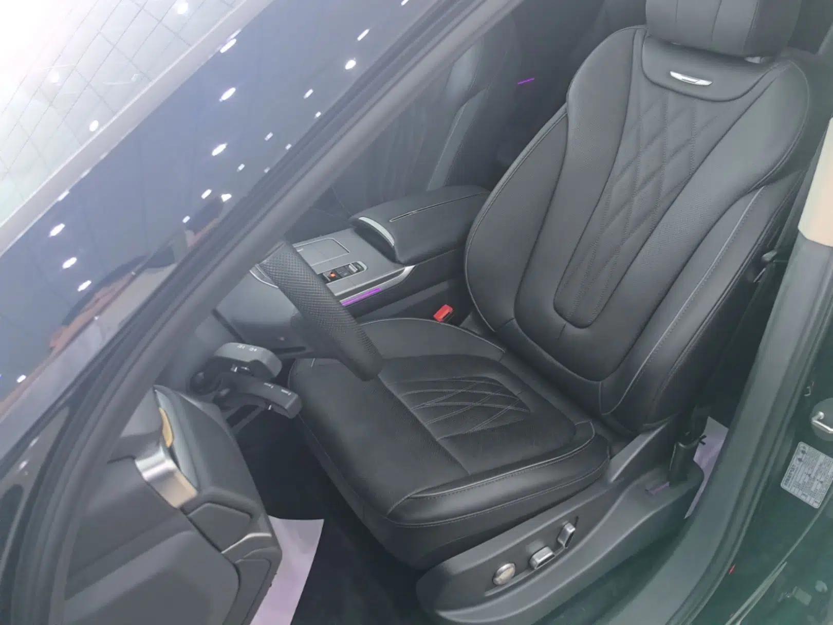 Hongqi HS7 PHEV 2024 2.0T PHEV Four-Wheel Drive Flagship Edition 6 Seats — миниатюра 18