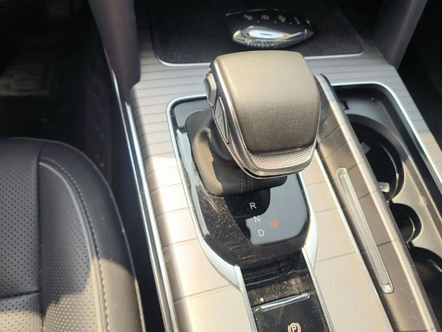 Hongqi HS7 PHEV 2024 2.0T PHEV Four-Wheel Drive Flagship Edition 6 Seats — миниатюра 17